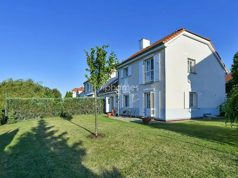 Pronájem rodinného domu 129 m², pozemek 443 m²